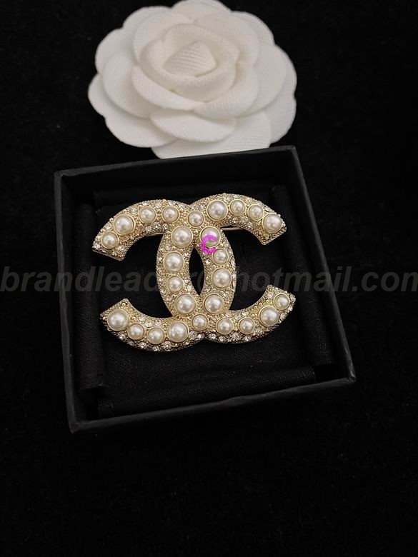 Chanel Brooch 471